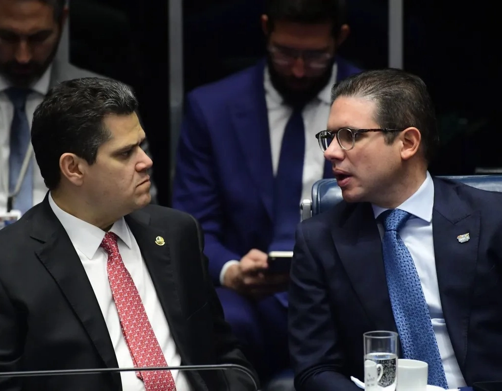 Oposição derrota indicações e elege Carlos Viana presidente da CPMI do INSS