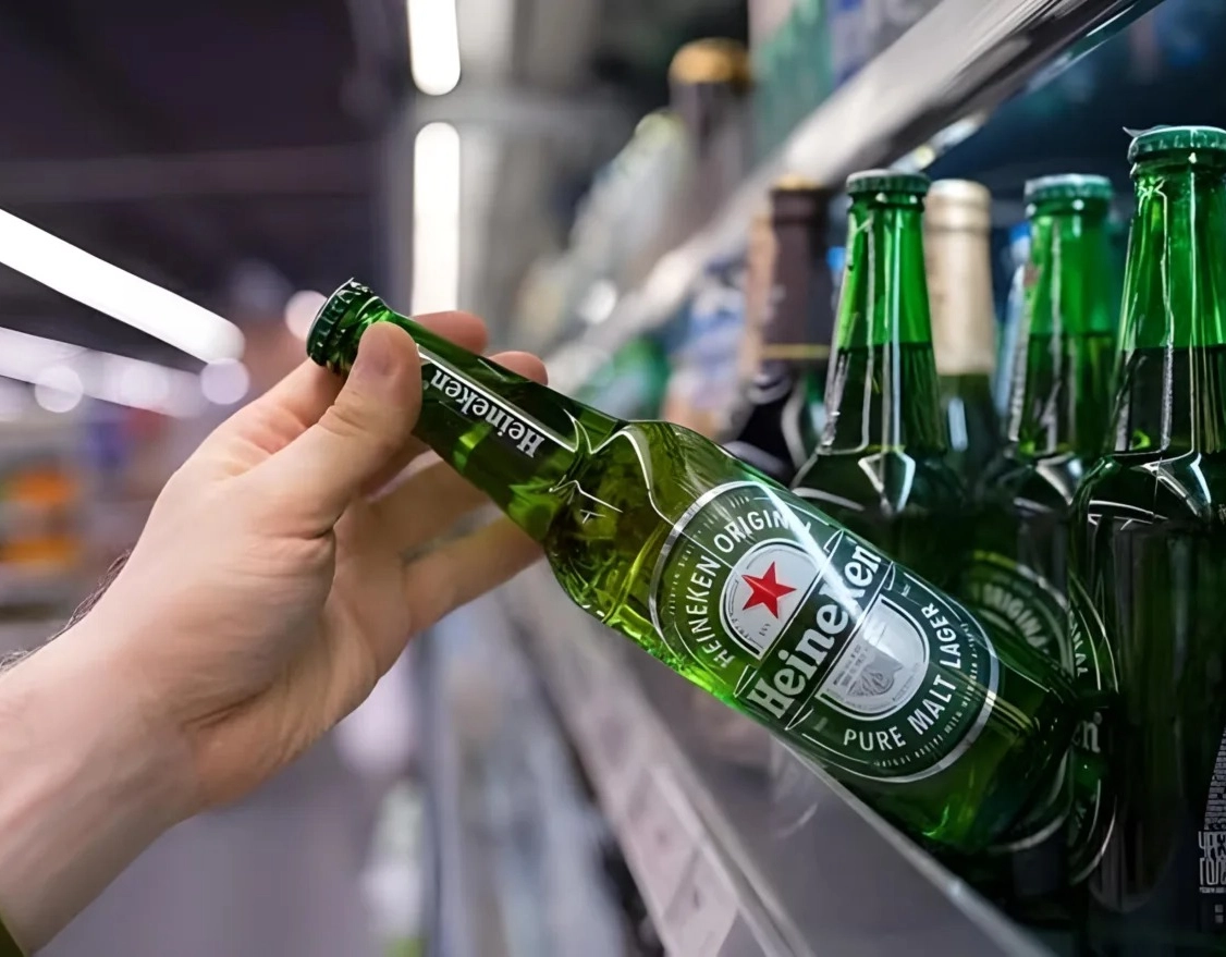 Preço da cerveja: Heineken e Ambev reajustam valores no Brasil