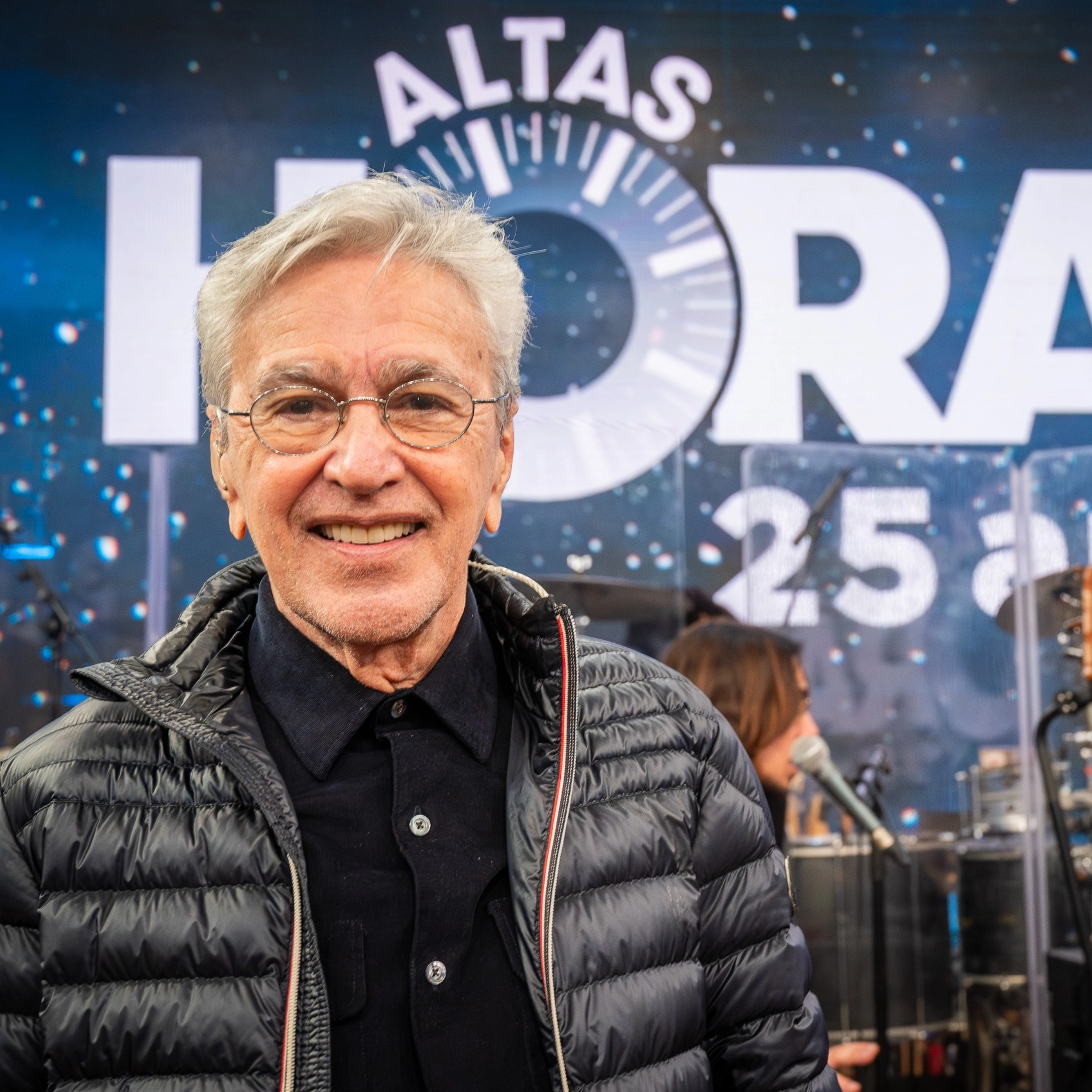 Caetano Veloso é homenageado em edição de 25 anos do 'Altas Horas'