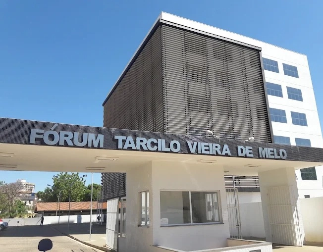 TJ-BA afasta juiz por suspeita de irregularidades milionárias