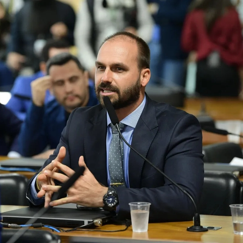 Conselho de Ética abre processo contra Eduardo Bolsonaro