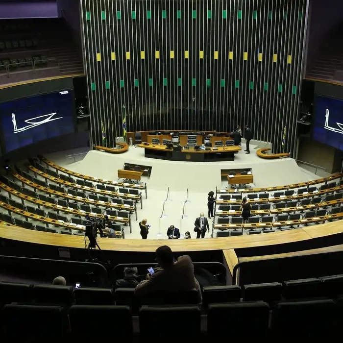 Câmara aprova isenção do Imposto de Renda até R$ 5 mil