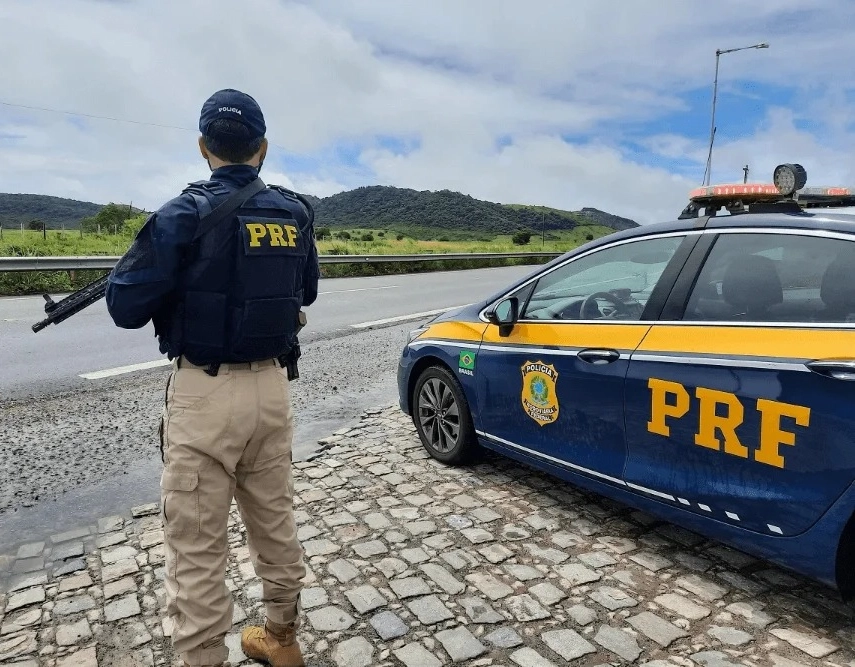 PRF apreende mais de 36 mil litros de bebidas ilegais na Bahia