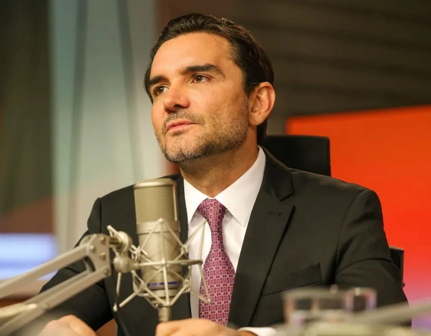 União Brasil abre processo contra Celso Sabino por resistir deixar ministério