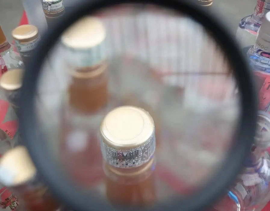 Brasil registra 36 casos e 7 mortes por intoxicação com metanol