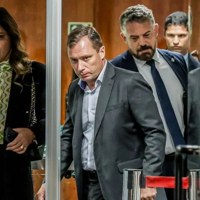Defesa de Mauro Cid pede ao STF extinção de pena