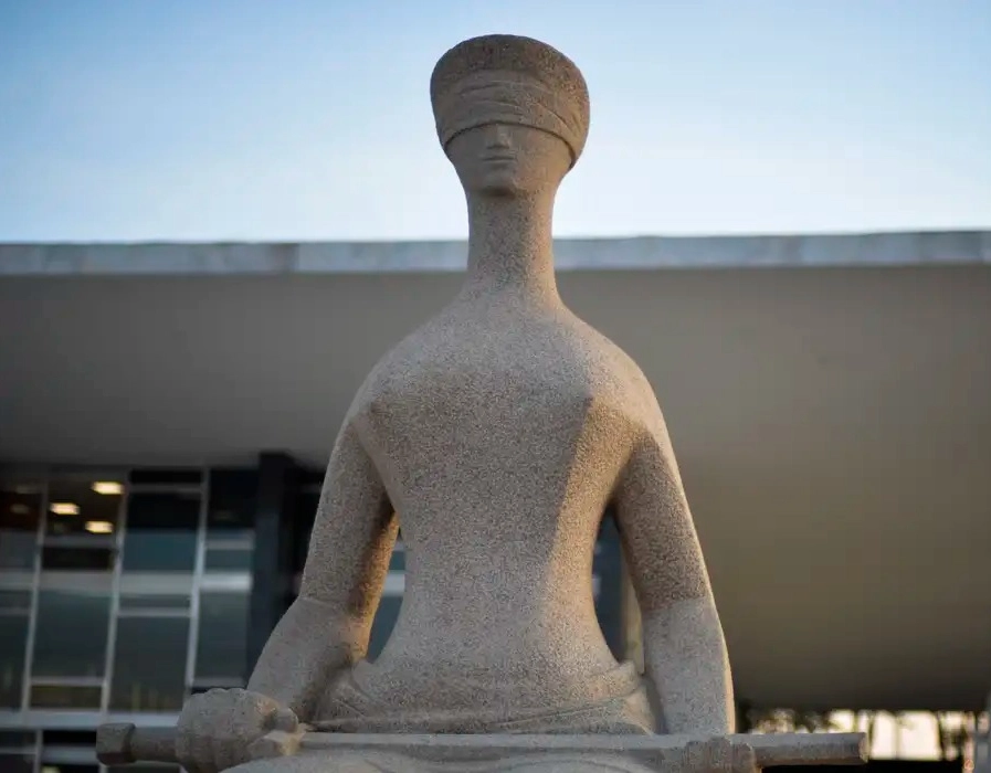 STF tem 2 votos  para manter condenação de Bolsonaro