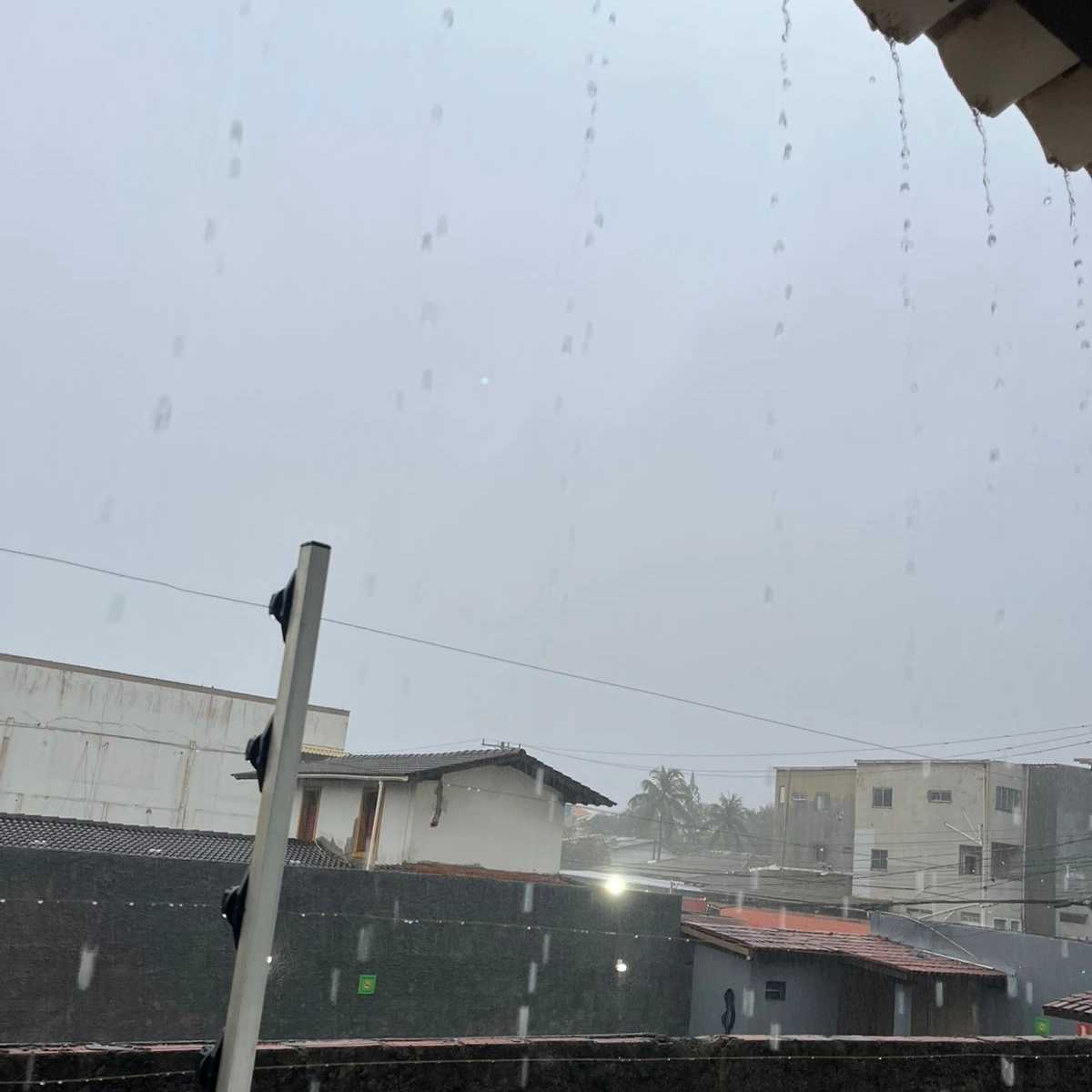 Bahia tem 147 cidades em alerta para fortes chuvas; Salvador entre as áreas mais afetadas