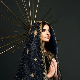 Miss Universo: brasileira homenageia Nossa Senhora Aparecida em desfile de trajes