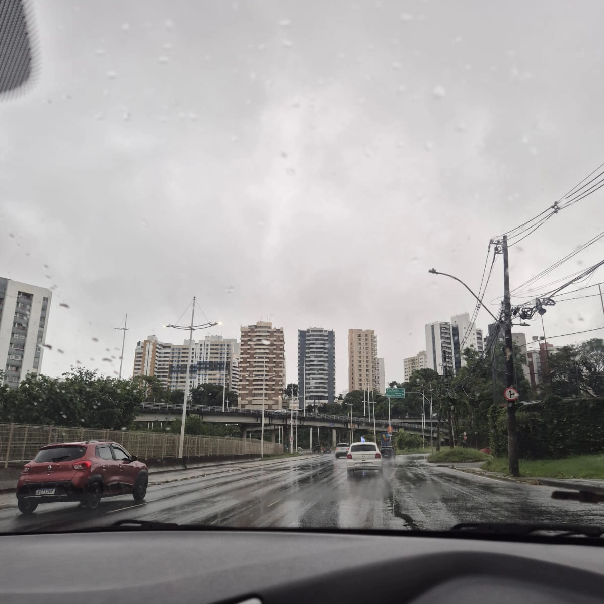 Feriado em Salvador terá chuva, ventos fortes e sensação de frio
