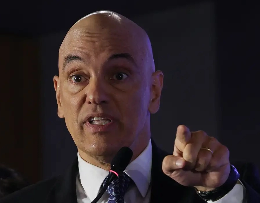 Moraes nega manter Bolsonaro em prisão domiciliar e rejeita pedidos de visitação