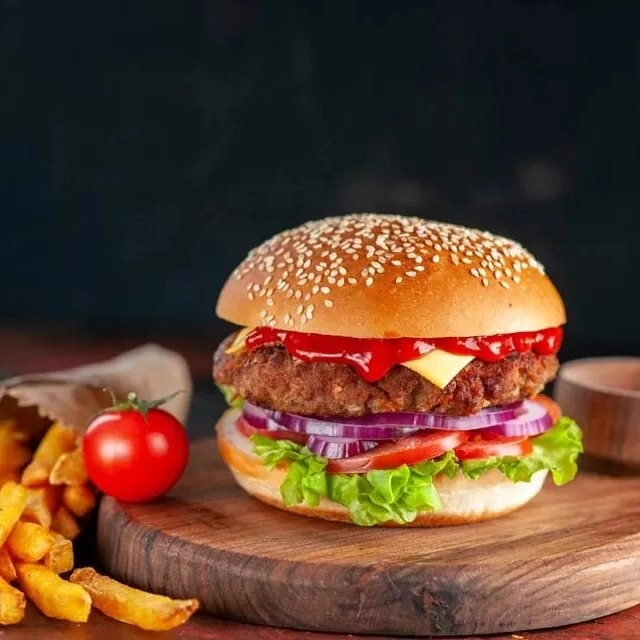 Redes de fast-food antecipam promoções de Black Friday no Brasil com hambúrguer grátis e descontos de até 50%