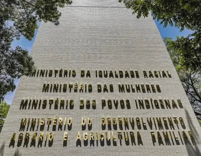 Incêndio atinge Ministério da Igualdade Racial em Brasília