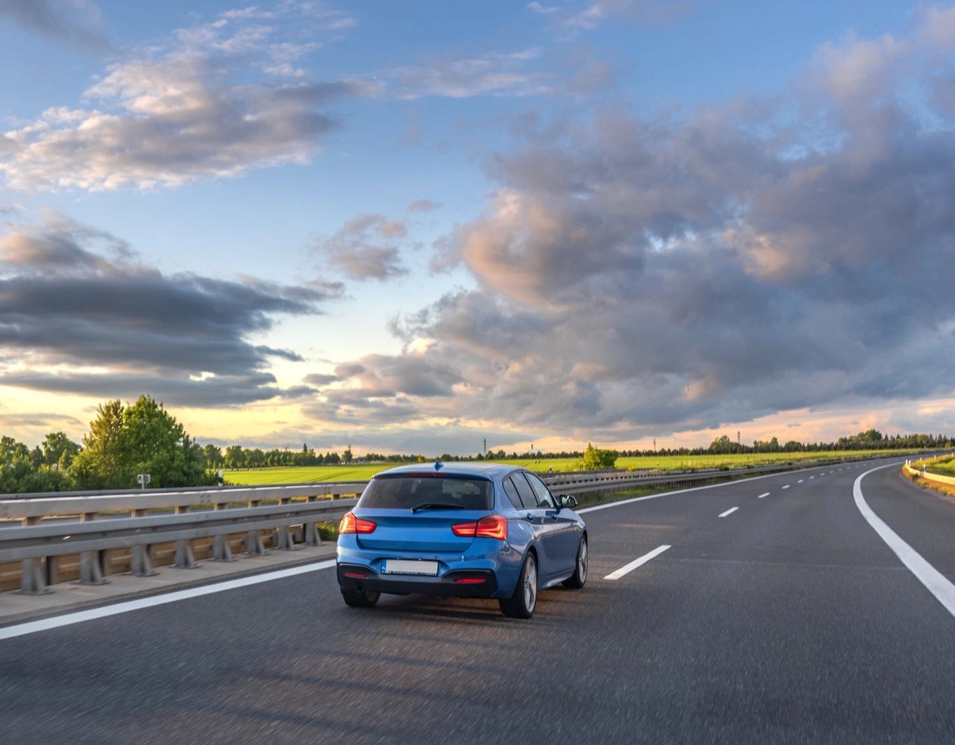 Estados ampliam isenção do IPVA para carros elétricos e híbridos em 2026