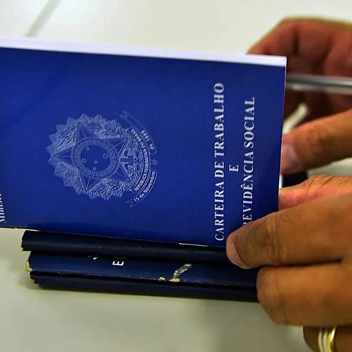 Governo confirma salário mínimo de R$ 1.621 em 2026