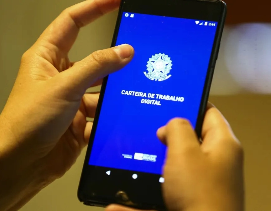 CCJ aprova PEC que reduz jornada e extingue escala 6×1