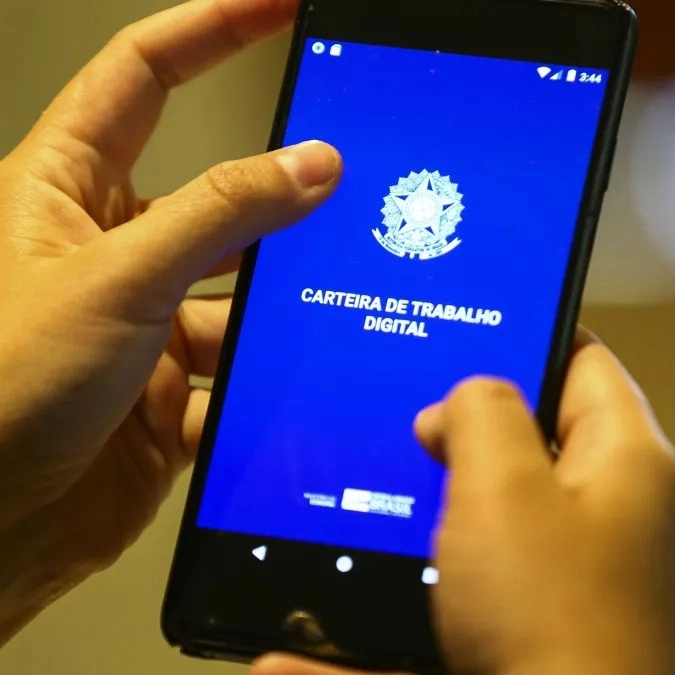 CCJ aprova PEC que reduz jornada e extingue escala 6×1