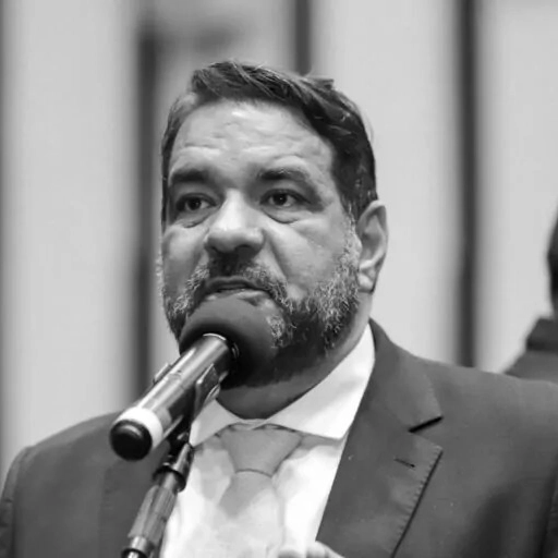 Autoridades se despedem de Alan Sanches em velório na AL-BA