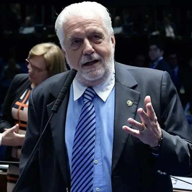 Jaques Wagner defende a manutenção da atual chapa baiana e minimiza disputas ao Senado