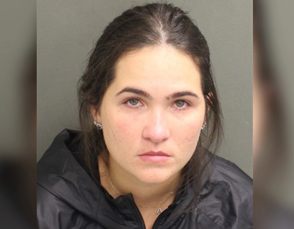 Esposa de sertanejo é detida na Flórida por dirigir sem habilitação e tentar fugir