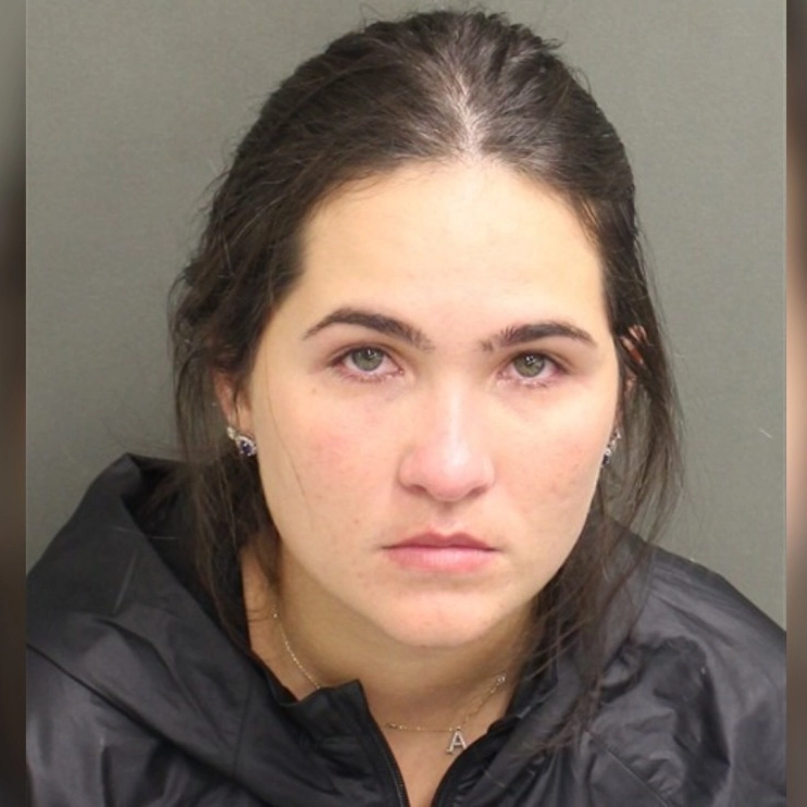 Esposa de sertanejo é detida na Flórida por dirigir sem habilitação e tentar fugir