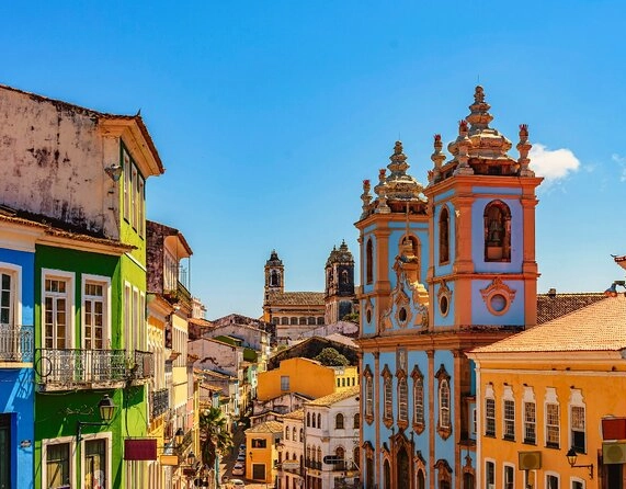 Salvador tem calor intenso e chance de chuva no pré-Carnaval