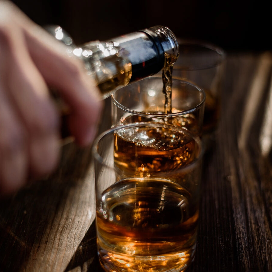Notas do Poder - o Whisky indigesto; a 'rachadinha' prestes a explodir e mais