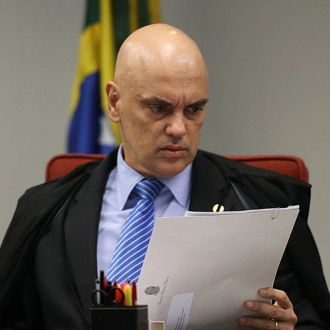 Alexandre de Moraes autoriza Bolsonaro a deixar prisão domiciliar para exames médicos