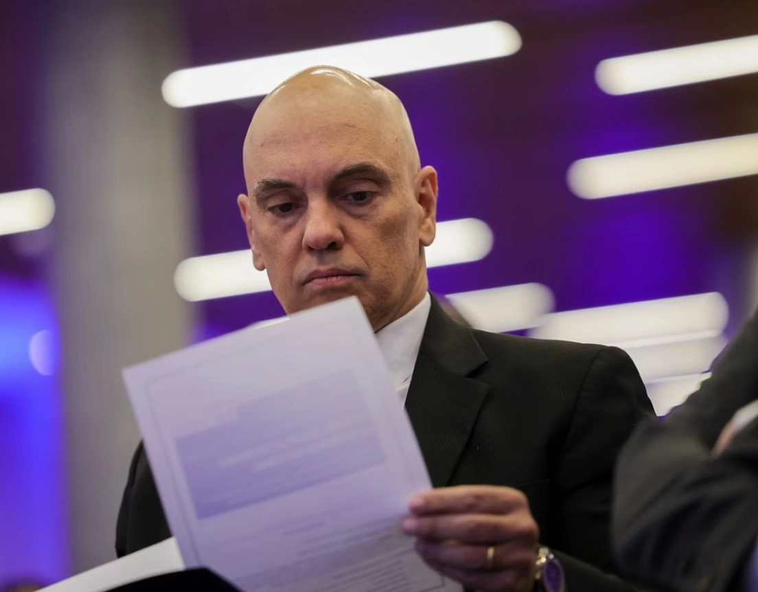 Alexandre de Moraes determina transferência de R$ 18 mi bloqueados de X e Starlink para conta da União