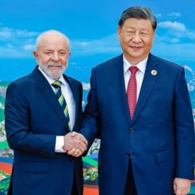 Xi Jinping é recebido por Lula no Palácio da Alvorada