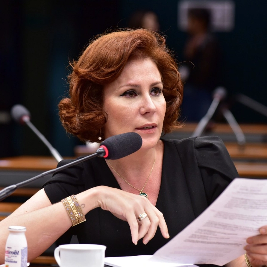 Carla Zambelli seguirá presa em Roma até extradição para o Brasil, decide Justiça italiana
